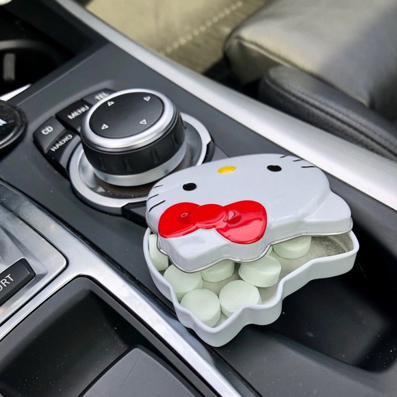 Hello Kitty tin containers - Picture 2 of 2